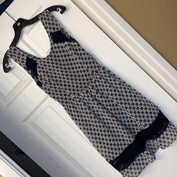 Forever 21 Dresses & Skirts - Black and white and lace tank dress size Small